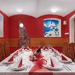 Nikolas 3*