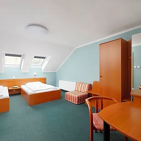 Hotel Nikolas 3*