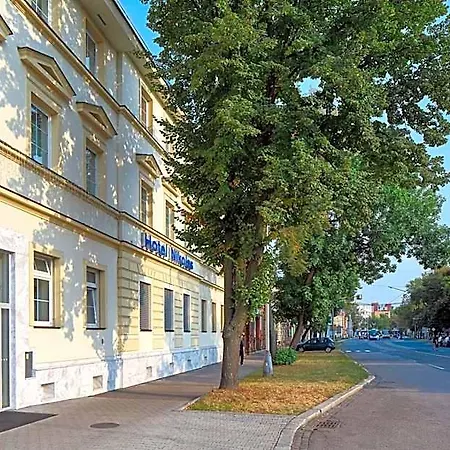 Hotel Nikolas 3*
